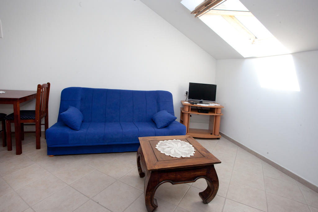 Yacht Beach Apartments Kastela Room photo